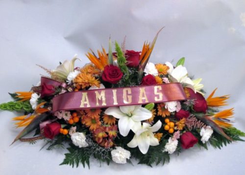 centro funerario flor variada y rosas_flores lantana