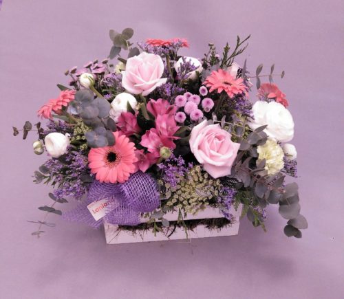 caja rosas suaves_ flores lantana